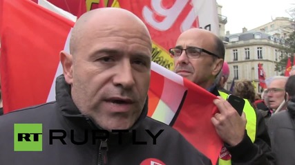 France: 'Ripped shirts aren't violent, job cuts are!' - Air France protesters