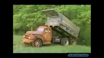 Идиот с камион