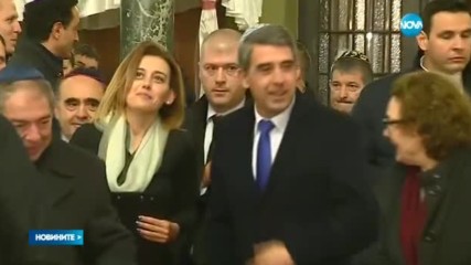 СВЕЩИТЕ НА ХАНУКА: Президентът запали първата свещ, послание за мир и успех