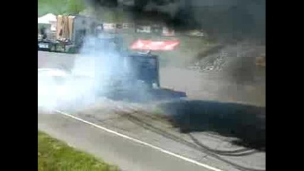 Amazing Truck Burnout