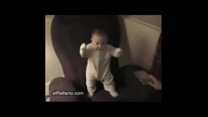 Бебе танцува на Шакира... 