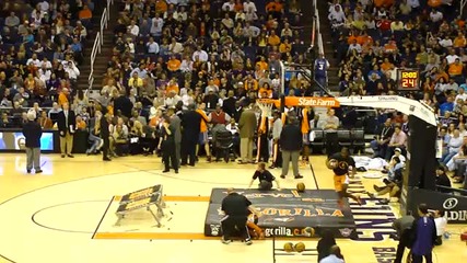 Amazing Human Slam Dunk at Phoenix Suns Halftime Show 