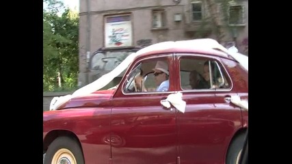 Ретро Автомобил Варшава 201 с участие в сватбено тържество 