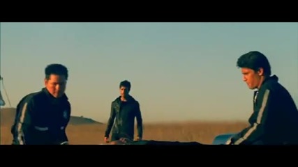 Enrique Iglesias ft. Sean Garrett - Away