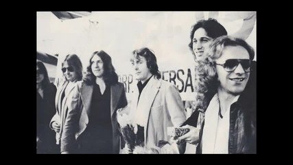Foreigner - At war with the world 