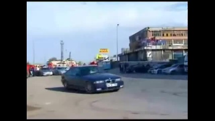 E36 vs E30 Donuts 2 