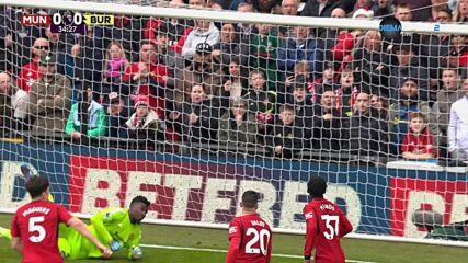 Манчестър Юнайтед - Бърнли 0:0 /първо полувреме/