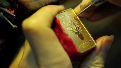 Съчетание на злато и диаманти в едно кюлче, произведение на изкуството.