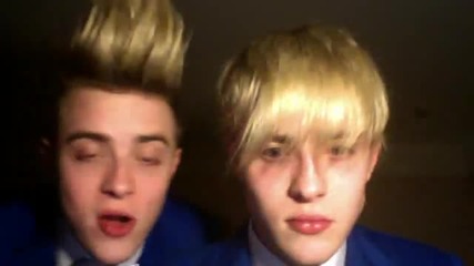 Jedward рекламират Bad Behaviour