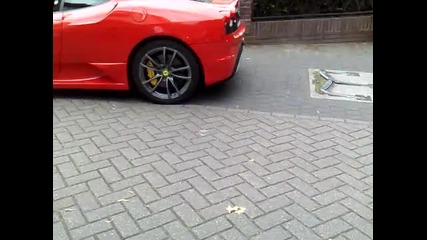 Ferrari F430 Scuderia Flatout in the city!