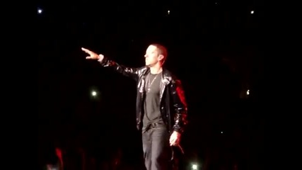 [live] Eminem ft. Rihanna - Love the Way You Lie