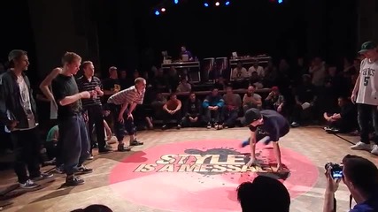 Style is a Message 2013 - Flowjob vs Footprintz