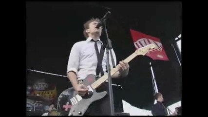 Sum 41 - The Hell Song (live at Warped Tour 2007) 