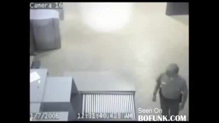 Така Се Разбива Врата 