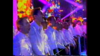 Tina Arena - Allez Plus Haut ( Les 500 Choristes ).flv