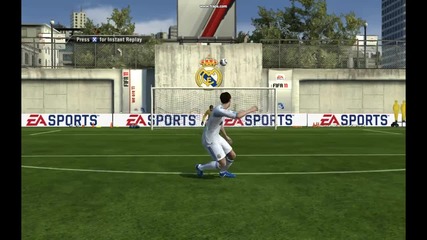 Pes 13 demo задна ножица и Fifa 11 Яки голове