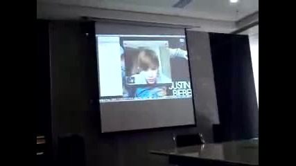 Justin Bieber на скайп с феновете си от Япония ! 