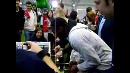 Коло Туре И Мануел Алмуния Играят На Джага