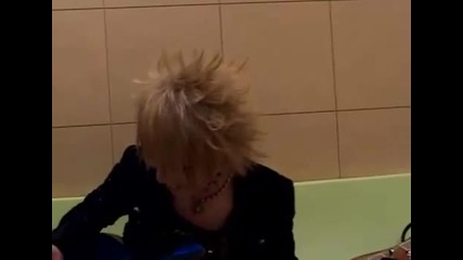 The Gazette- Ruki's Red Muffler Song