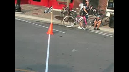 Колоездач се пребива на метри от Финала