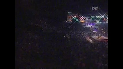 Гиганта пребива Далас Пейдж пред погледа на Брет Харт - Wcw Nitro