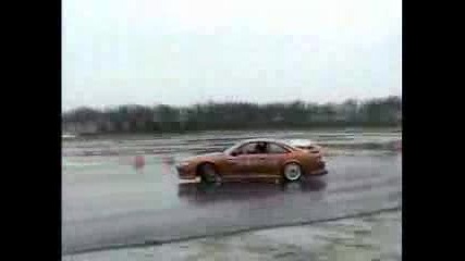 Супер як дрифт на Nissan Silvia 180sx