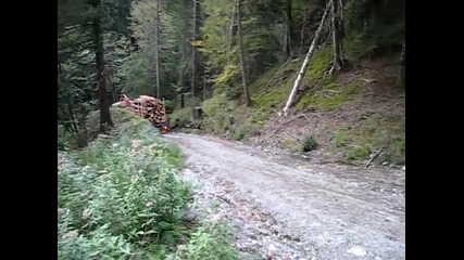 Actros V8 6x6 auf steilem Forstweg
