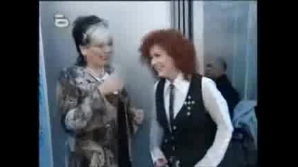 Люси Зад  Сцената На Music Idol среща най-големия си идол(06.05.2008)