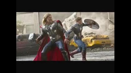 Страхотна снимка на Тор и Капитан Америка от филма Отмъстителите (2012)