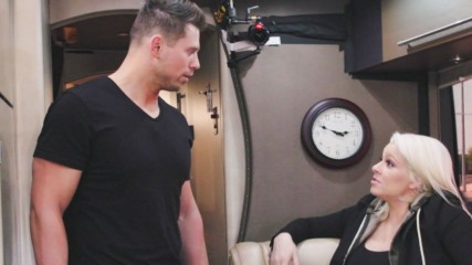 The Miz & Maryse's private tour bus begins to smell after just 24 hours: Miz & Mrs. Preview Clip, Aug. 21, 2018