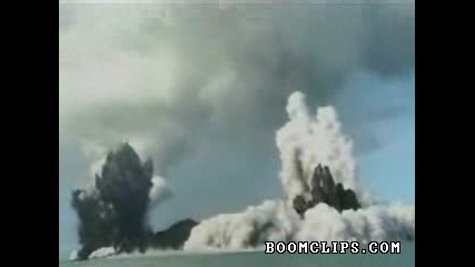 Подводни вулкани изригват 