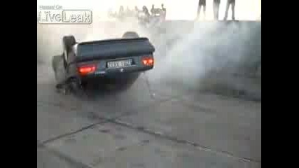Глупав шофьор