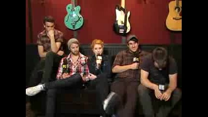 How does Paramore prepare to tour