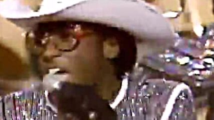 1977 ГОДИНА ,, COMMODORES,,