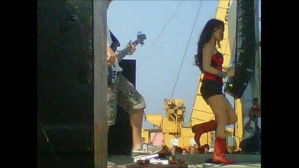 Dulce Maria cantando en los 40 principales Veracruz (parte 1