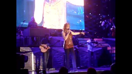 Kelly Clarkson & Reba Mcentire Does He Love You Live Bridgeport County, Connecticut November 2008 