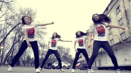 Сръбско Nina Vasic - Laz Za Laz (official Video 2015)