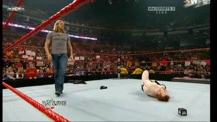 Edge забожда копие на Sheamus 