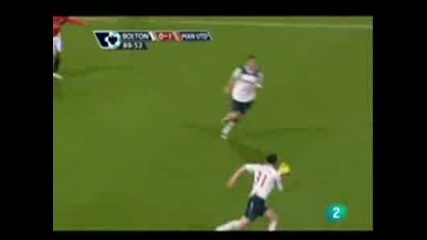 Berbatov vkarva gol na bolton