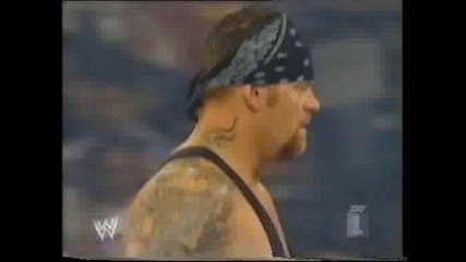 Гробаря пребива Р В Д | Raw 20/05/02 |