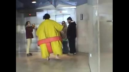 Най доброто в асансьора - Remi Gaillard