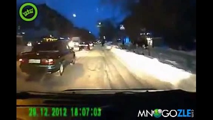 Руски пешеходец издивява!!!