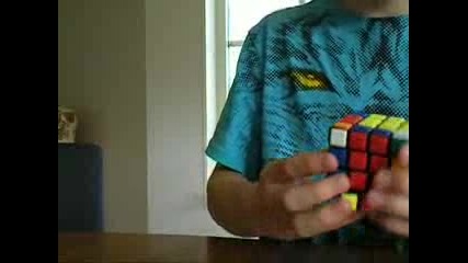 Cглобяване на кубчето рубик за 58.56 секунди