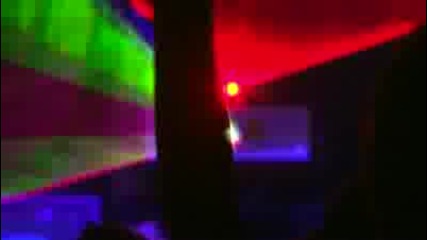 un Decade feat. Emma Hewitt - Lasting Light (official Video) 