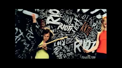 Кристално Качество! Paramore - Misery Business [hq]