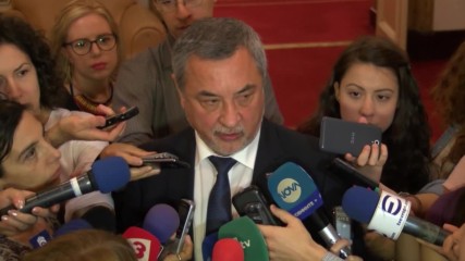 Валери Симеонов: Няма напредък в интеграцията на ромите