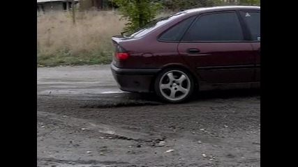 Time warp въртене на гуми Laguna