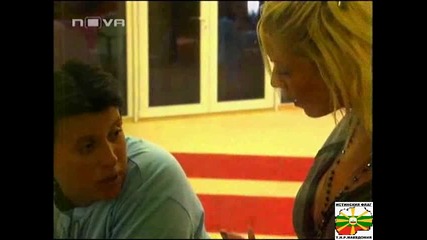 Иванина Се Притеснява От Влюбената Даниела Big Brother 4 - 15 10 2008
