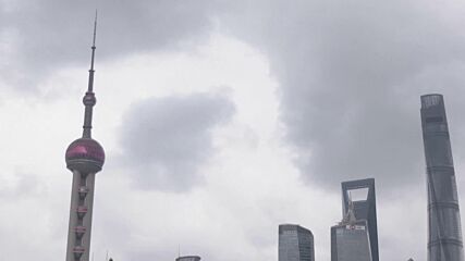 Евакуация и отменени полети: Рекордно силен тайфун достигна Шанхай