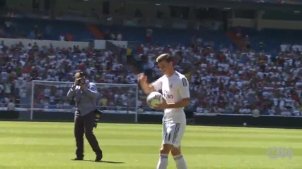 Гарет Бейл забавлява феновете на Реал Мадрид
